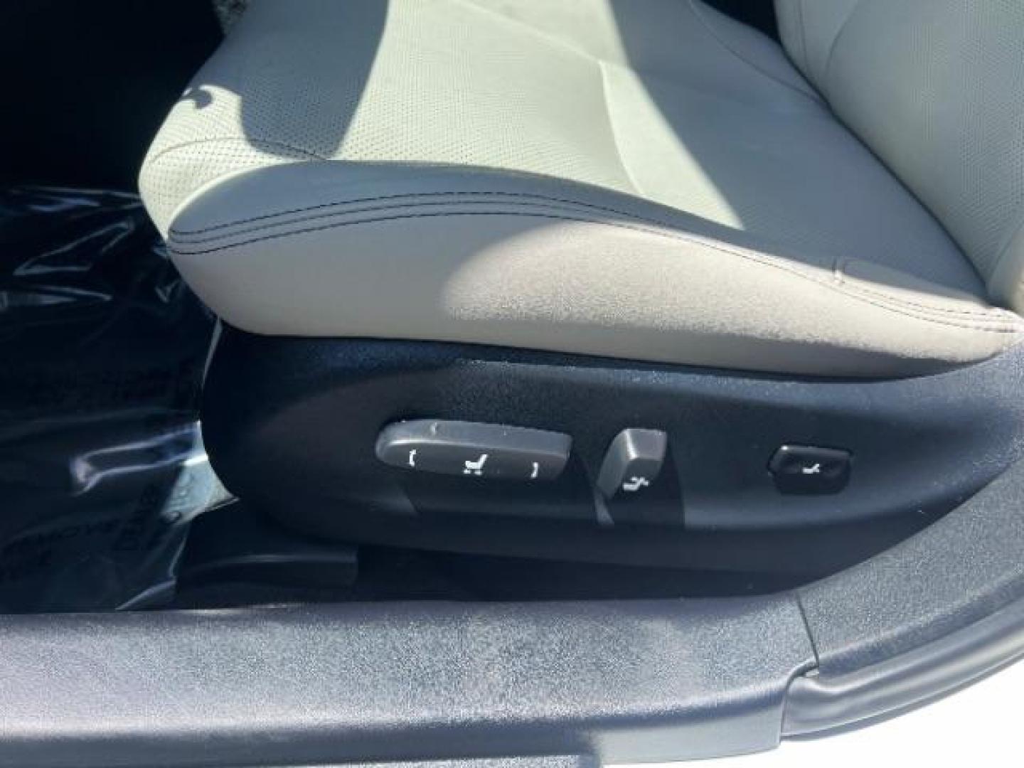2012 White /Beige Lexus IS 250 250 RWD Manual (JTHBF5C22C5) , Automatic transmission, located at 1865 East Red Hills Pkwy, St. George, 84770, (435) 628-0023, 37.120850, -113.543640 - We specialize in helping ALL people get the best financing available. No matter your credit score, good, bad or none we can get you an amazing rate. Had a bankruptcy, divorce, or repossessions? We give you the green light to get your credit back on the road. Low down and affordable payments that fit - Photo#13