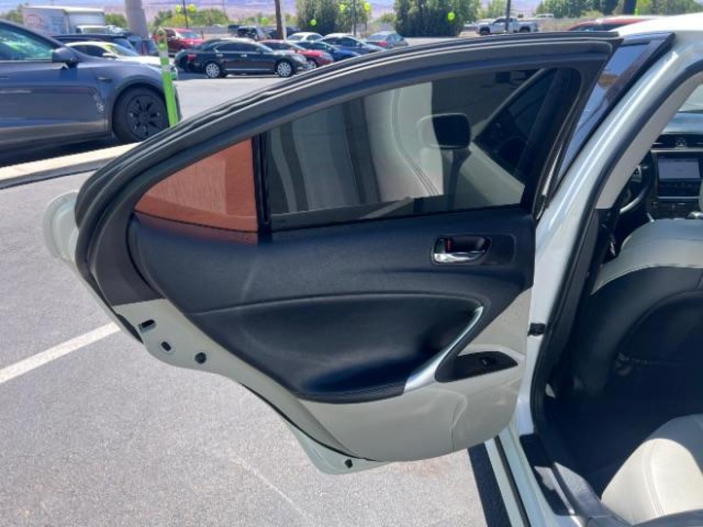 2012 White /Beige Lexus IS 250 250 RWD Manual (JTHBF5C22C5) , Automatic transmission, located at 1865 East Red Hills Pkwy, St. George, 84770, (435) 628-0023, 37.120850, -113.543640 - We specialize in helping ALL people get the best financing available. No matter your credit score, good, bad or none we can get you an amazing rate. Had a bankruptcy, divorce, or repossessions? We give you the green light to get your credit back on the road. Low down and affordable payments that fit - Photo#20