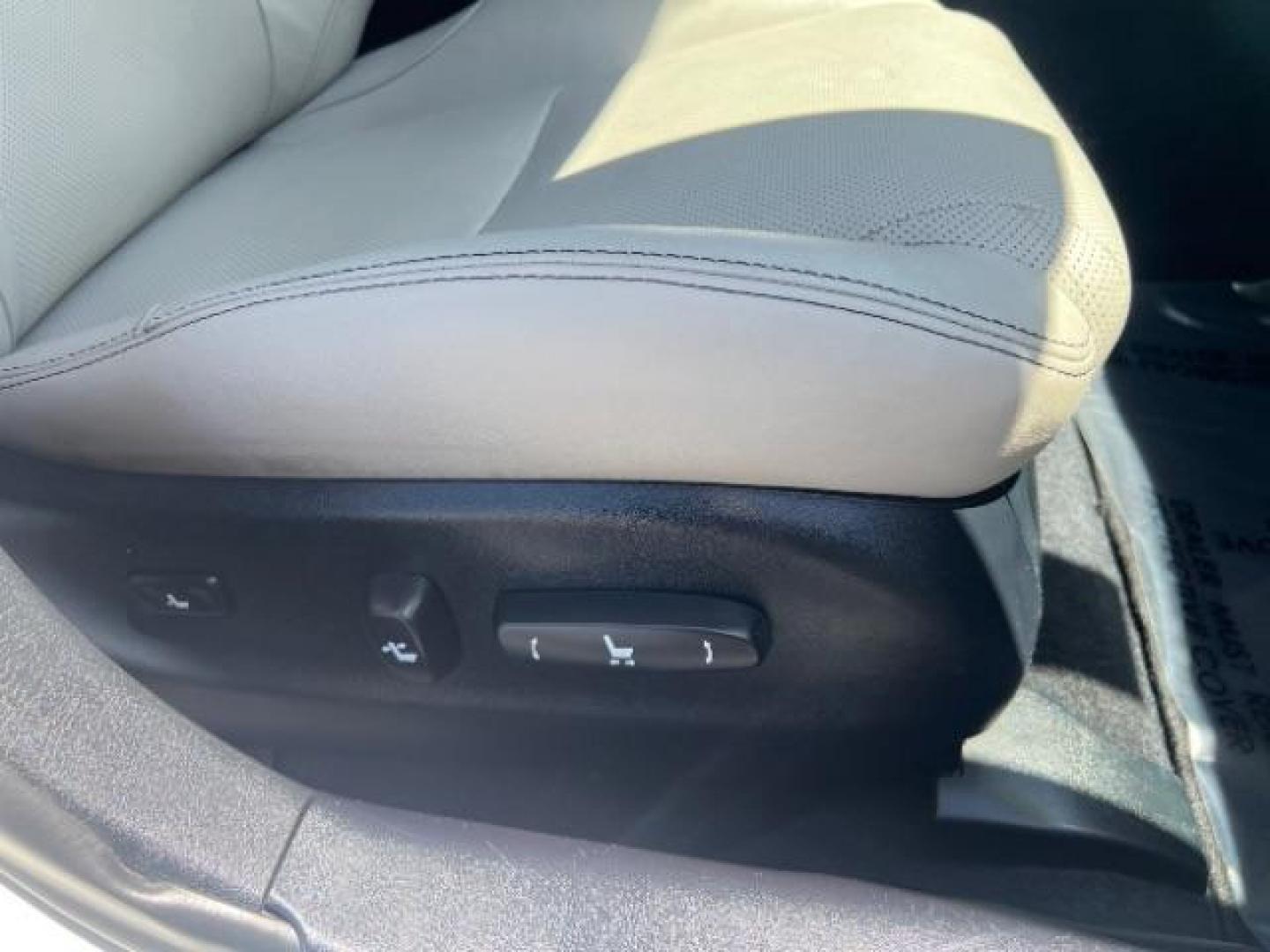 2012 White /Beige Lexus IS 250 250 RWD Manual (JTHBF5C22C5) , Automatic transmission, located at 1865 East Red Hills Pkwy, St. George, 84770, (435) 628-0023, 37.120850, -113.543640 - We specialize in helping ALL people get the best financing available. No matter your credit score, good, bad or none we can get you an amazing rate. Had a bankruptcy, divorce, or repossessions? We give you the green light to get your credit back on the road. Low down and affordable payments that fit - Photo#28