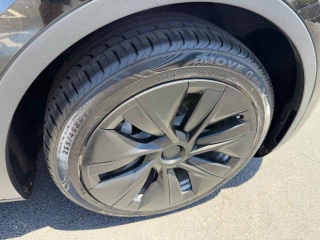 2022 Solid Black /White/Black Tesla Model Y Long Range Dual Motor All-Wheel Drive (7SAYGAEE6NF) with an ELECTRIC engine, Electric transmission, located at 1865 East Red Hills Pkwy, St. George, 84770, (435) 628-0023, 37.120850, -113.543640 - Excellent Tesla Model Y Long Range All Wheel Drive. 3rd Row, 7 Seats HW3, Interior and exterior in great condition. Small scratches and dings as pictured. Every Tesla we sell has had cabin air filter replaced, radiator cleaned, fluids topped AND comes with a mobile charging kit! Battery is healthy - Photo#8