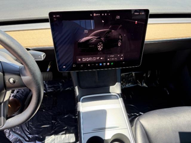 2022 Solid Black /White/Black Tesla Model Y Long Range Dual Motor All-Wheel Drive (7SAYGAEE6NF) with an ELECTRIC engine, Electric transmission, located at 1865 East Red Hills Pkwy, St. George, 84770, (435) 628-0023, 37.120850, -113.543640 - Excellent Tesla Model Y Long Range All Wheel Drive. 3rd Row, 7 Seats HW3, Interior and exterior in great condition. Small scratches and dings as pictured. Every Tesla we sell has had cabin air filter replaced, radiator cleaned, fluids topped AND comes with a mobile charging kit! Battery is healthy - Photo#23