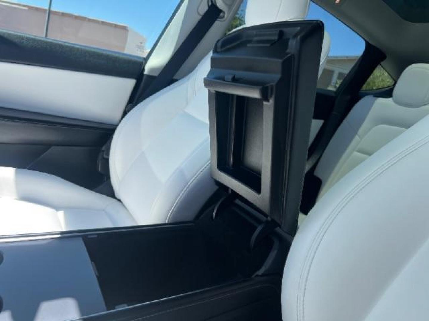 2021 Pearl White Multi-Coat /White/Black Tesla Model Y Long Range Dual Motor All-Wheel Drive (5YJYGDEE7MF) with an ELECTRIC engine, Electric transmission, located at 1865 East Red Hills Pkwy, St. George, 84770, (435) 628-0023, 37.120850, -113.543640 - Excellent Tesla Model Y Long Range All Wheel Drive. HW3, Interior and exterior in great condition. Small scratches and dings as pictured. Every Tesla we sell has had cabin air filter replaced, radiator cleaned, fluids topped AND comes with a mobile charging kit! Battery is healthy and gets 270 on- Photo#17