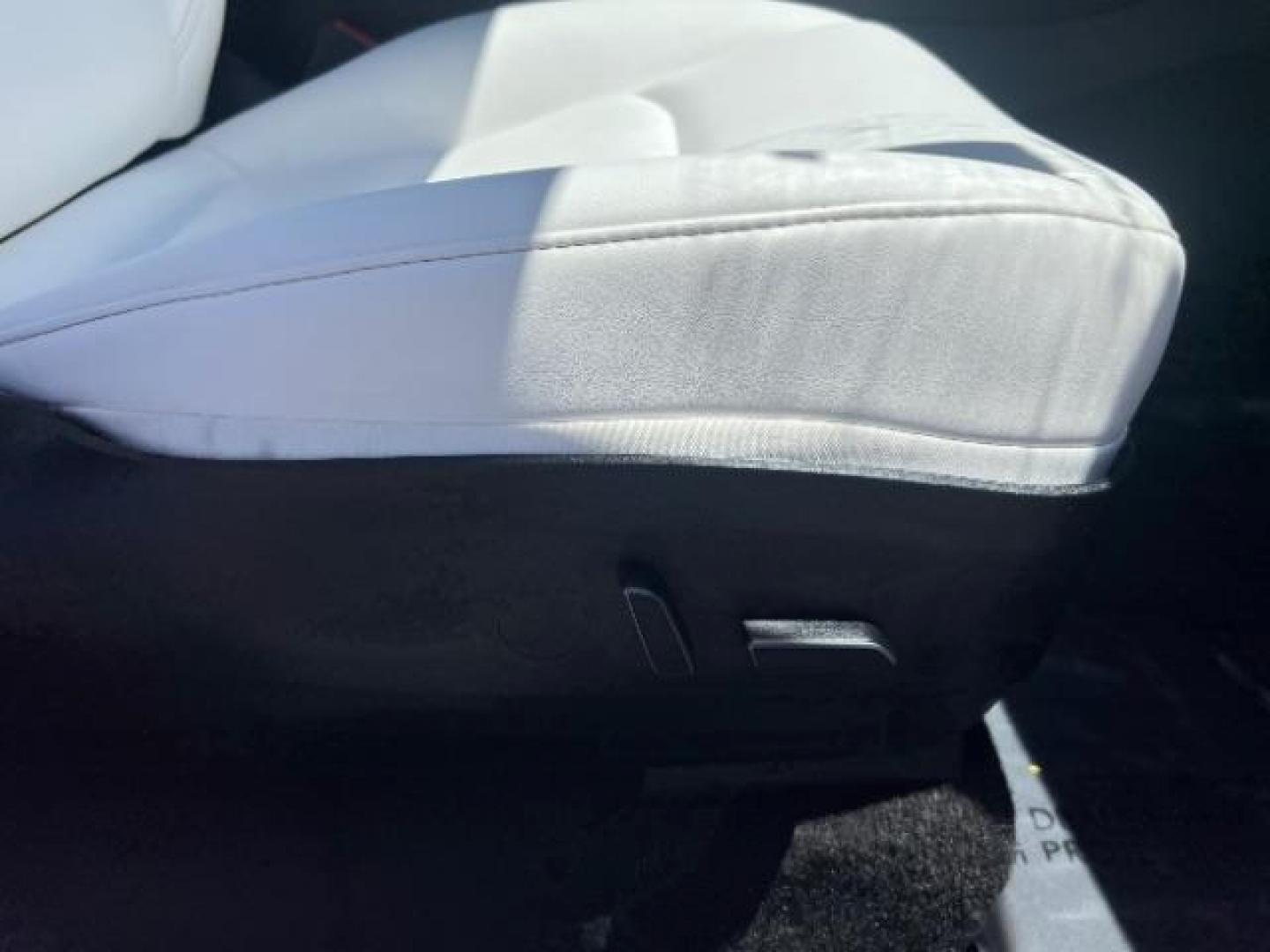 2021 Pearl White Multi-Coat /White/Black Tesla Model Y Long Range Dual Motor All-Wheel Drive (5YJYGDEE7MF) with an ELECTRIC engine, Electric transmission, located at 1865 East Red Hills Pkwy, St. George, 84770, (435) 628-0023, 37.120850, -113.543640 - Excellent Tesla Model Y Long Range All Wheel Drive. HW3, Interior and exterior in great condition. Small scratches and dings as pictured. Every Tesla we sell has had cabin air filter replaced, radiator cleaned, fluids topped AND comes with a mobile charging kit! Battery is healthy and gets 270 on- Photo#26