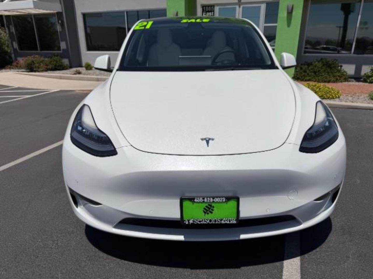 2021 Pearl White Multi-Coat /White/Black Tesla Model Y Long Range Dual Motor All-Wheel Drive (5YJYGDEE1MF) with an ELECTRIC engine, Electric transmission, located at 1865 East Red Hills Pkwy, St. George, 84770, (435) 628-0023, 37.120850, -113.543640- Photo#3