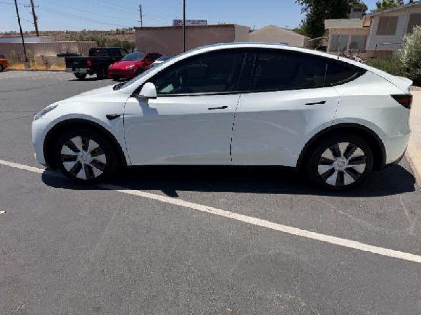 2021 Pearl White Multi-Coat /White/Black Tesla Model Y Long Range Dual Motor All-Wheel Drive (5YJYGDEE1MF) with an ELECTRIC engine, Electric transmission, located at 1865 East Red Hills Pkwy, St. George, 84770, (435) 628-0023, 37.120850, -113.543640- Photo#5