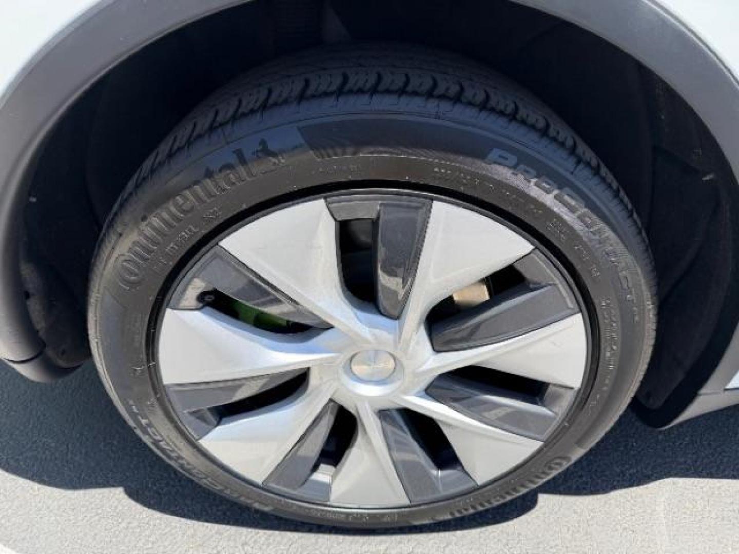 2021 Pearl White Multi-Coat /White/Black Tesla Model Y Long Range Dual Motor All-Wheel Drive (5YJYGDEE1MF) with an ELECTRIC engine, Electric transmission, located at 1865 East Red Hills Pkwy, St. George, 84770, (435) 628-0023, 37.120850, -113.543640- Photo#9