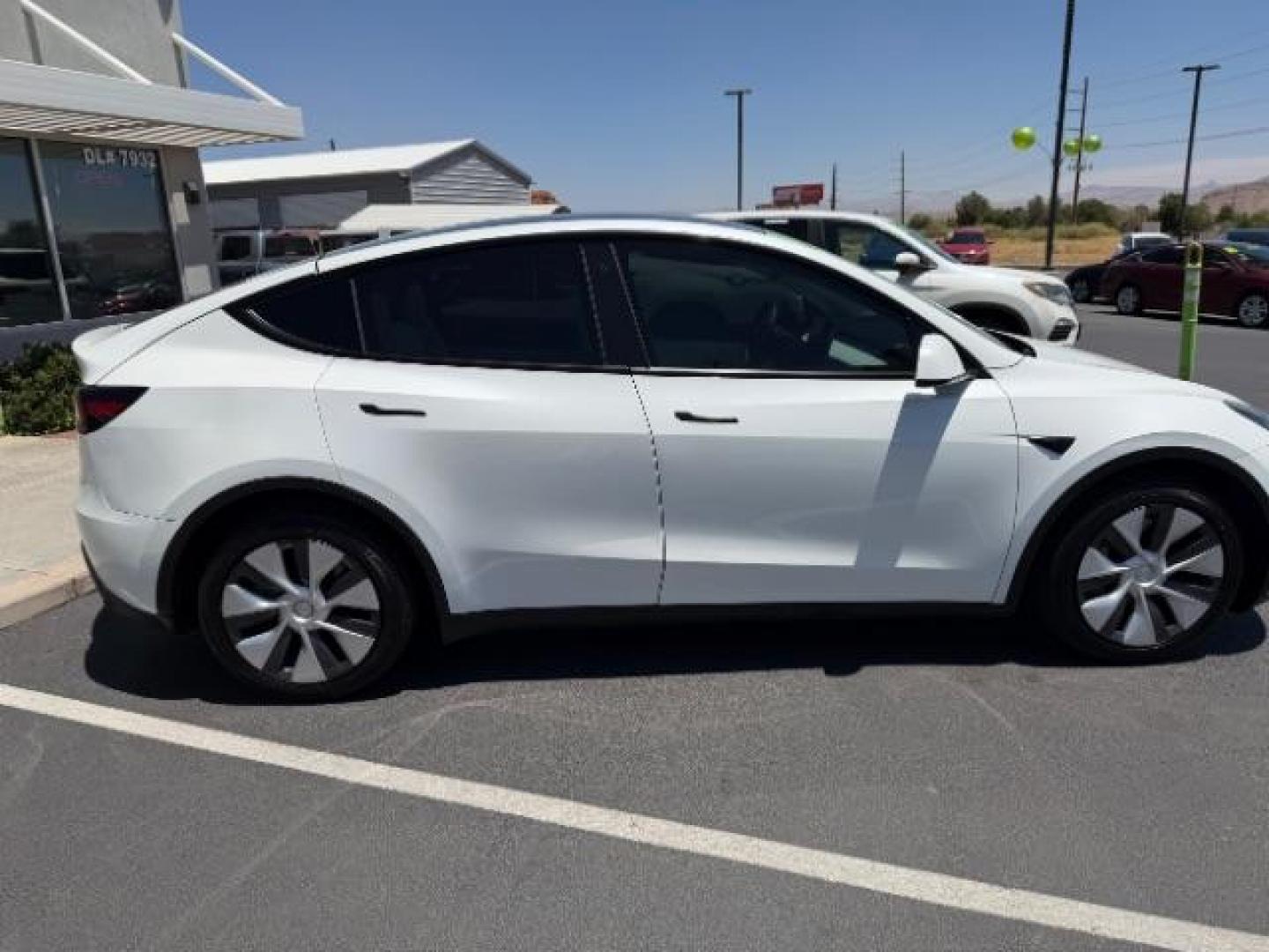 2021 Pearl White Multi-Coat /White/Black Tesla Model Y Long Range Dual Motor All-Wheel Drive (5YJYGDEE1MF) with an ELECTRIC engine, Electric transmission, located at 1865 East Red Hills Pkwy, St. George, 84770, (435) 628-0023, 37.120850, -113.543640- Photo#11