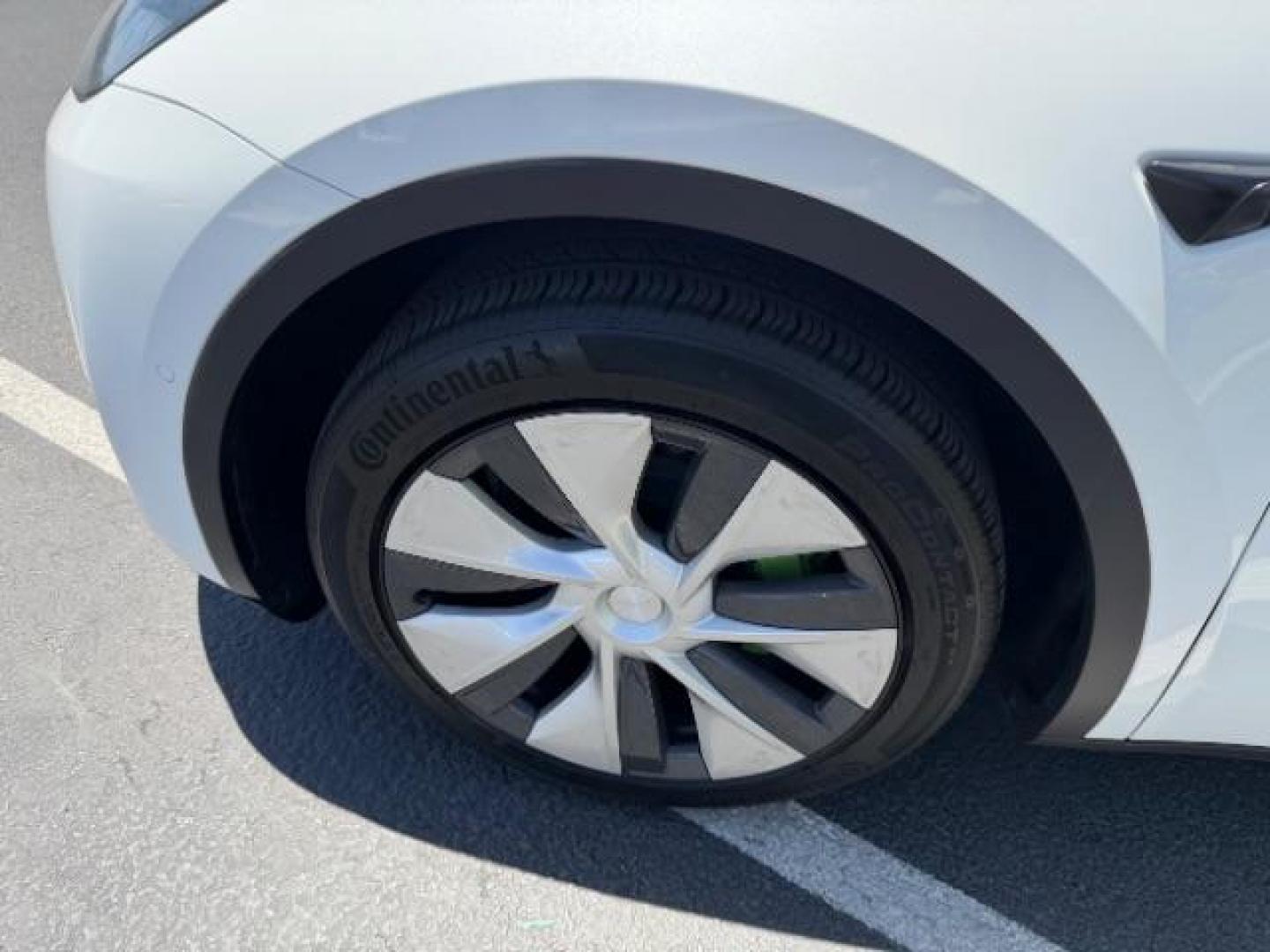 2021 Pearl White Multi-Coat /White/Black Tesla Model Y Long Range Dual Motor All-Wheel Drive (5YJYGDEE1MF) with an ELECTRIC engine, Electric transmission, located at 1865 East Red Hills Pkwy, St. George, 84770, (435) 628-0023, 37.120850, -113.543640- Photo#12