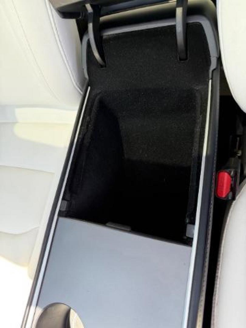 2021 Pearl White Multi-Coat /White/Black Tesla Model Y Long Range Dual Motor All-Wheel Drive (5YJYGDEE1MF) with an ELECTRIC engine, Electric transmission, located at 1865 East Red Hills Pkwy, St. George, 84770, (435) 628-0023, 37.120850, -113.543640- Photo#28