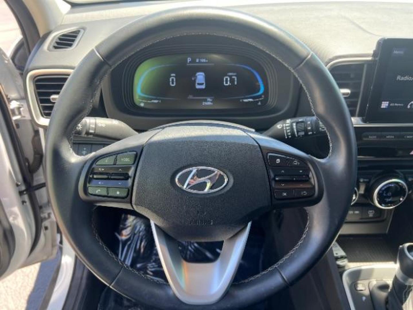 2024 Lunar White /Black Hyundai Venue SEL (KMHRC8A3XRU) with an Smartstream 1.6L I-4 DOHC engine, Automatic transmission, located at 1865 East Red Hills Pkwy, St. George, 84770, (435) 628-0023, 37.120850, -113.543640 - Photo#15