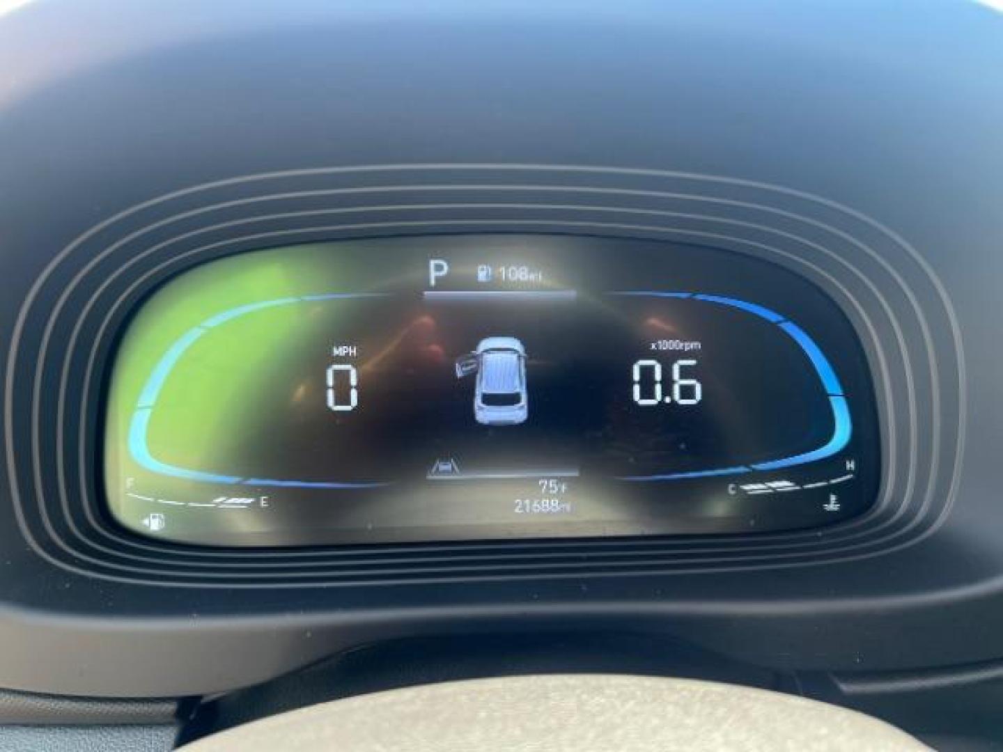 2024 Lunar White /Black Hyundai Venue SEL (KMHRC8A3XRU) with an Smartstream 1.6L I-4 DOHC engine, Automatic transmission, located at 1865 East Red Hills Pkwy, St. George, 84770, (435) 628-0023, 37.120850, -113.543640 - Photo#16