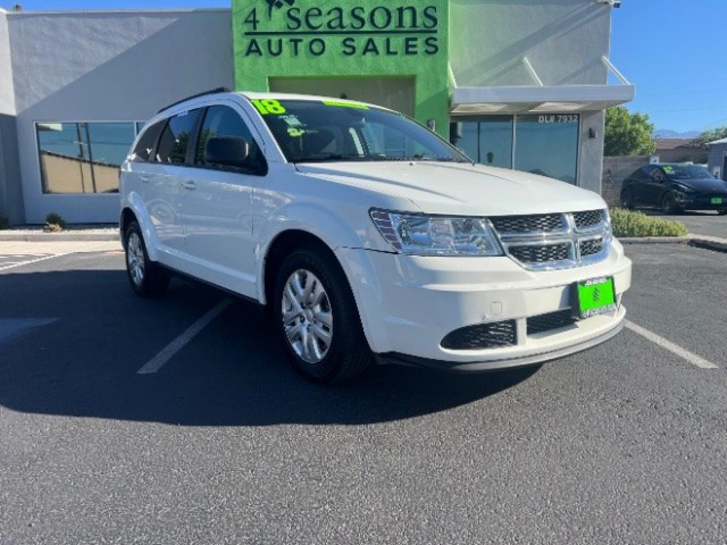 2018 Vice White /Black Dodge Journey SE (3C4PDCAB5JT) with an Tigershark MultiAir 2.4L I-4 DOHC engine, Automatic transmission, located at 1865 East Red Hills Pkwy, St. George, 84770, (435) 628-0023, 37.120850, -113.543640- Photo#0
