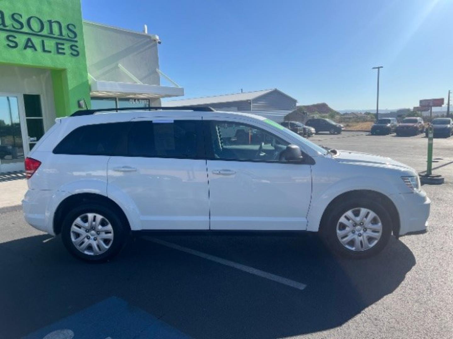 2018 Vice White /Black Dodge Journey SE (3C4PDCAB5JT) with an Tigershark MultiAir 2.4L I-4 DOHC engine, Automatic transmission, located at 1865 East Red Hills Pkwy, St. George, 84770, (435) 628-0023, 37.120850, -113.543640- Photo#7