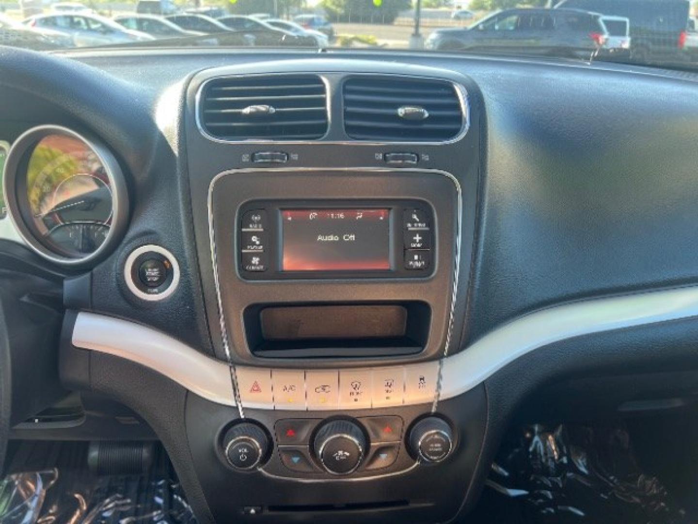 2018 Vice White /Black Dodge Journey SE (3C4PDCAB5JT) with an Tigershark MultiAir 2.4L I-4 DOHC engine, Automatic transmission, located at 1865 East Red Hills Pkwy, St. George, 84770, (435) 628-0023, 37.120850, -113.543640- Photo#16