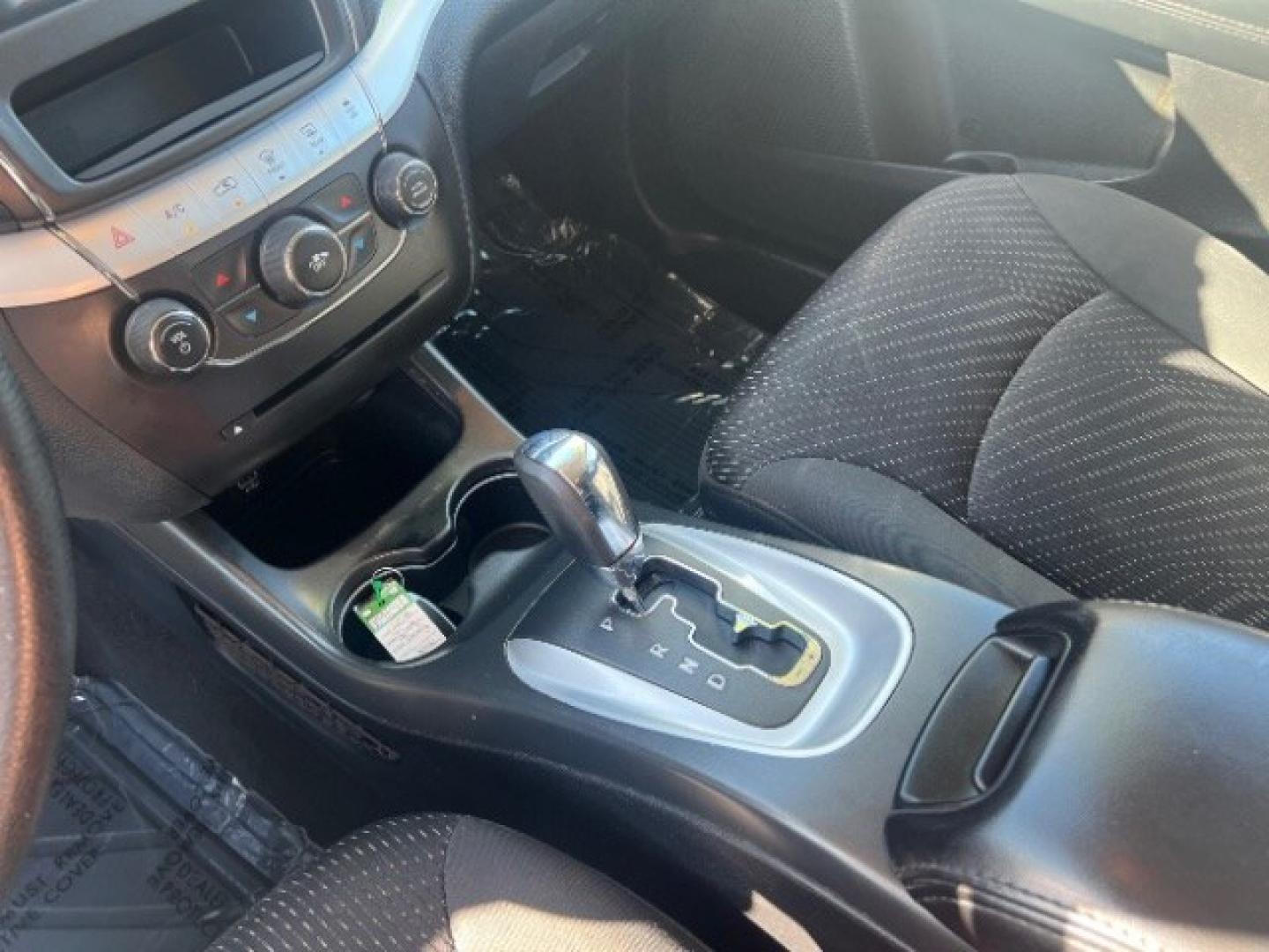 2018 Vice White /Black Dodge Journey SE (3C4PDCAB5JT) with an Tigershark MultiAir 2.4L I-4 DOHC engine, Automatic transmission, located at 1865 East Red Hills Pkwy, St. George, 84770, (435) 628-0023, 37.120850, -113.543640- Photo#17