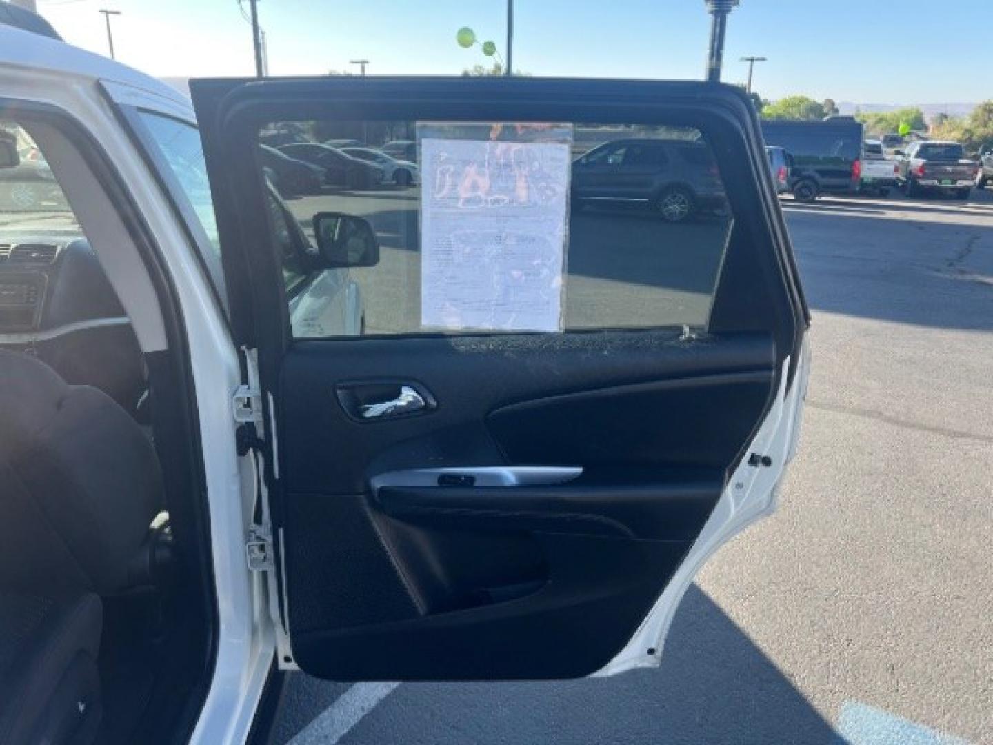 2018 Vice White /Black Dodge Journey SE (3C4PDCAB5JT) with an Tigershark MultiAir 2.4L I-4 DOHC engine, Automatic transmission, located at 1865 East Red Hills Pkwy, St. George, 84770, (435) 628-0023, 37.120850, -113.543640- Photo#27