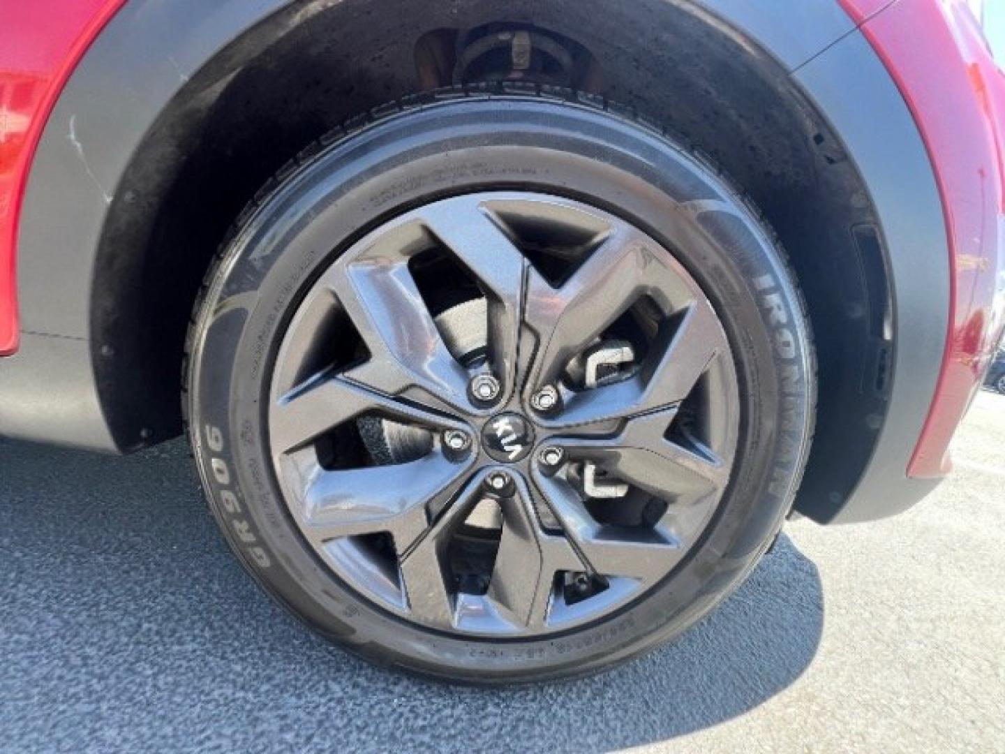 2020 Hyper Red /Black Kia Sportage S (KNDP63AC2L7) with an Theta II 2.4L I-4 gasoline direct injection engine, Automatic transmission, located at 1865 East Red Hills Pkwy, St. George, 84770, (435) 628-0023, 37.120850, -113.543640- Photo#9