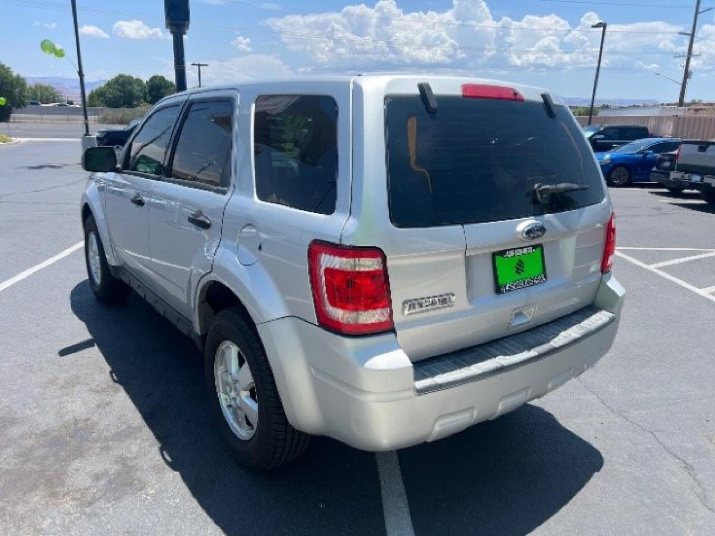 2011 Ingot Silver Metallic /Stone Ford Escape XLS (1FMCU0C74BK) with an Duratec 2.5L I-4 DOHC engine, Automatic transmission, located at 1865 East Red Hills Pkwy, St. George, 84770, (435) 628-0023, 37.120850, -113.543640- Photo#4