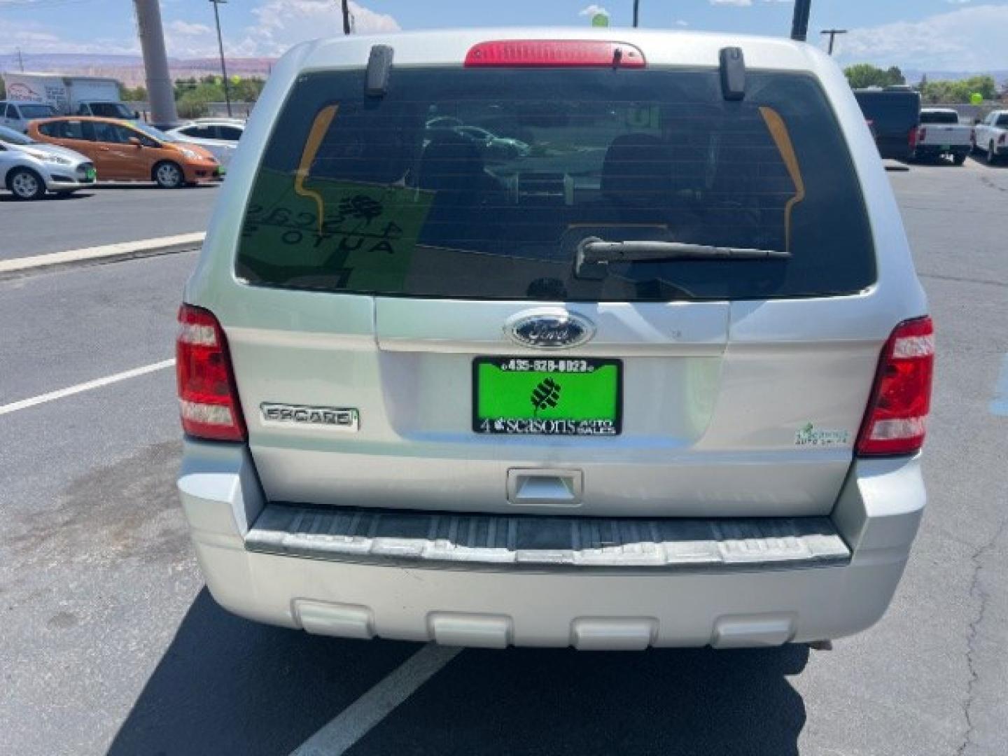 2011 Ingot Silver Metallic /Stone Ford Escape XLS (1FMCU0C74BK) with an Duratec 2.5L I-4 DOHC engine, Automatic transmission, located at 1865 East Red Hills Pkwy, St. George, 84770, (435) 628-0023, 37.120850, -113.543640- Photo#5