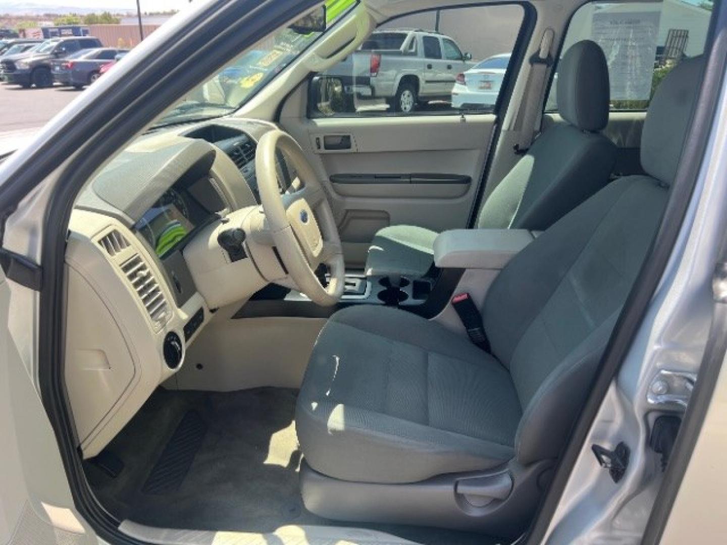2011 Ingot Silver Metallic /Stone Ford Escape XLS (1FMCU0C74BK) with an Duratec 2.5L I-4 DOHC engine, Automatic transmission, located at 1865 East Red Hills Pkwy, St. George, 84770, (435) 628-0023, 37.120850, -113.543640- Photo#14