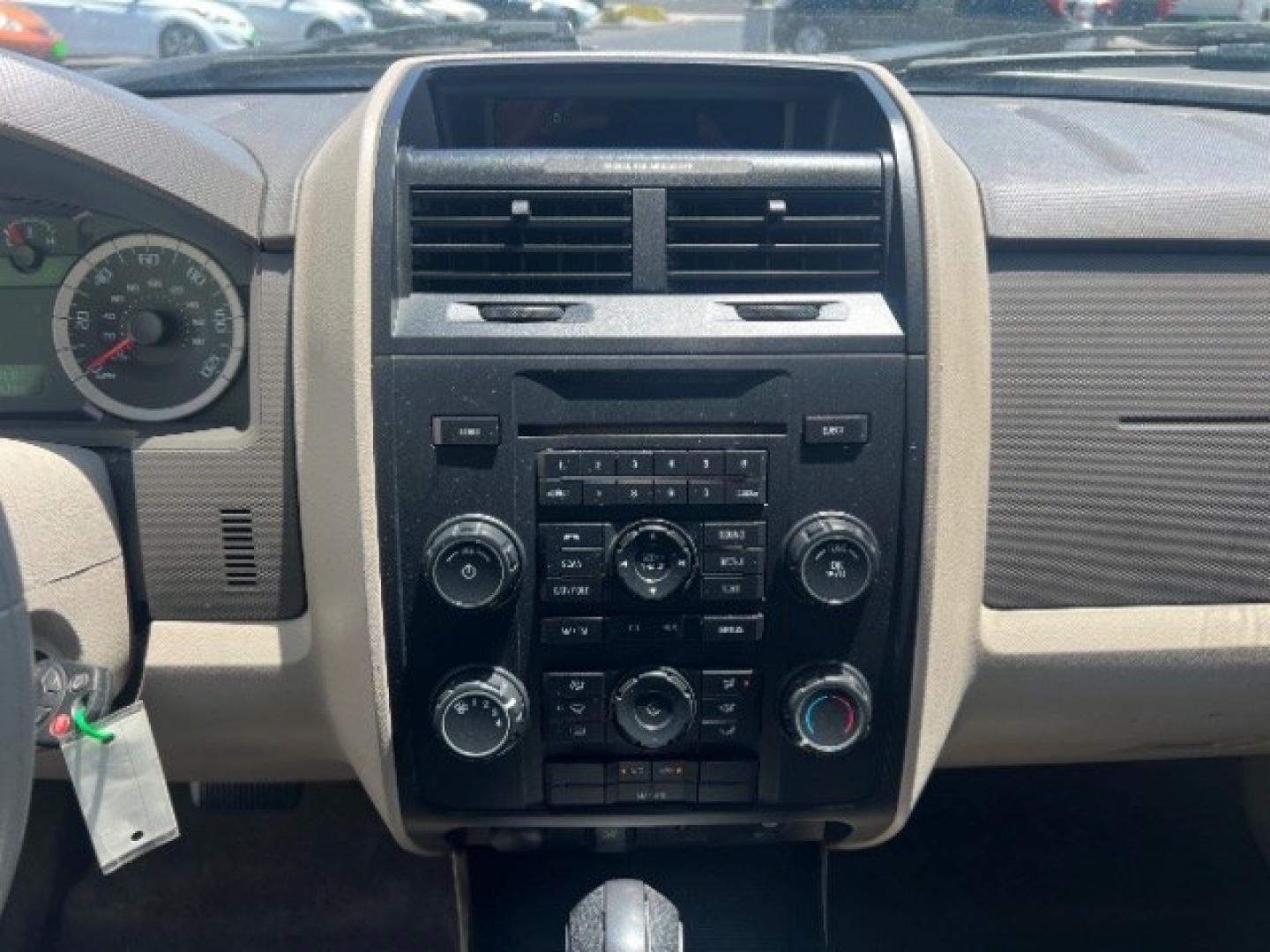 2011 Ingot Silver Metallic /Stone Ford Escape XLS (1FMCU0C74BK) with an Duratec 2.5L I-4 DOHC engine, Automatic transmission, located at 1865 East Red Hills Pkwy, St. George, 84770, (435) 628-0023, 37.120850, -113.543640- Photo#17