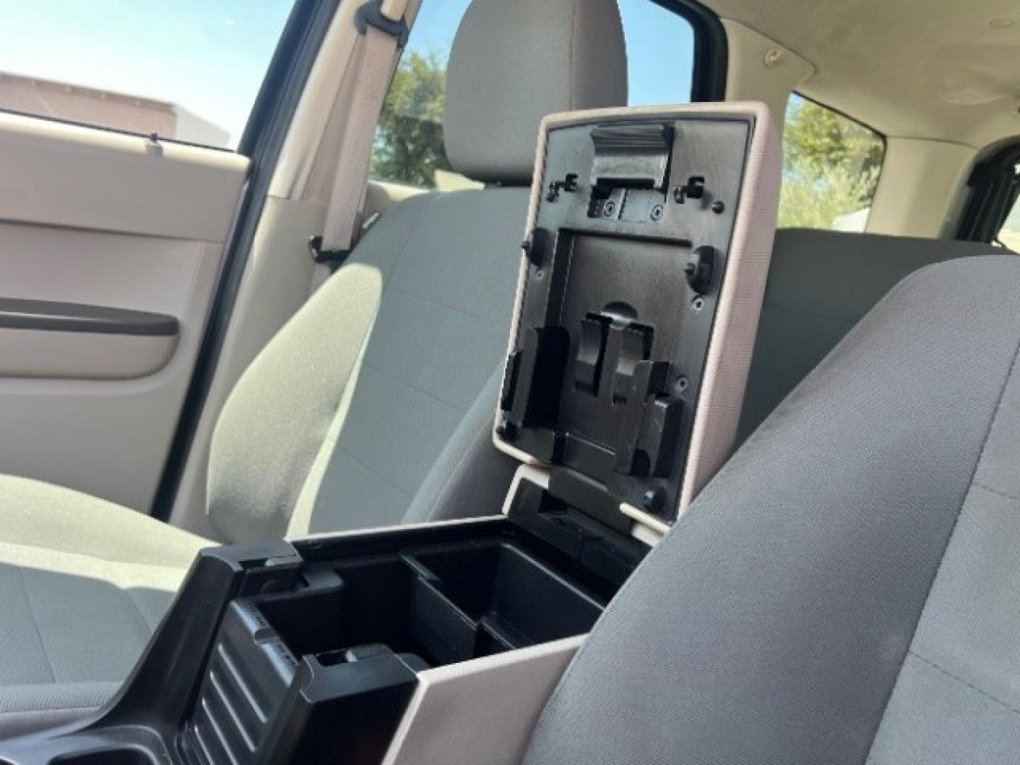2011 Ingot Silver Metallic /Stone Ford Escape XLS (1FMCU0C74BK) with an Duratec 2.5L I-4 DOHC engine, Automatic transmission, located at 1865 East Red Hills Pkwy, St. George, 84770, (435) 628-0023, 37.120850, -113.543640- Photo#19