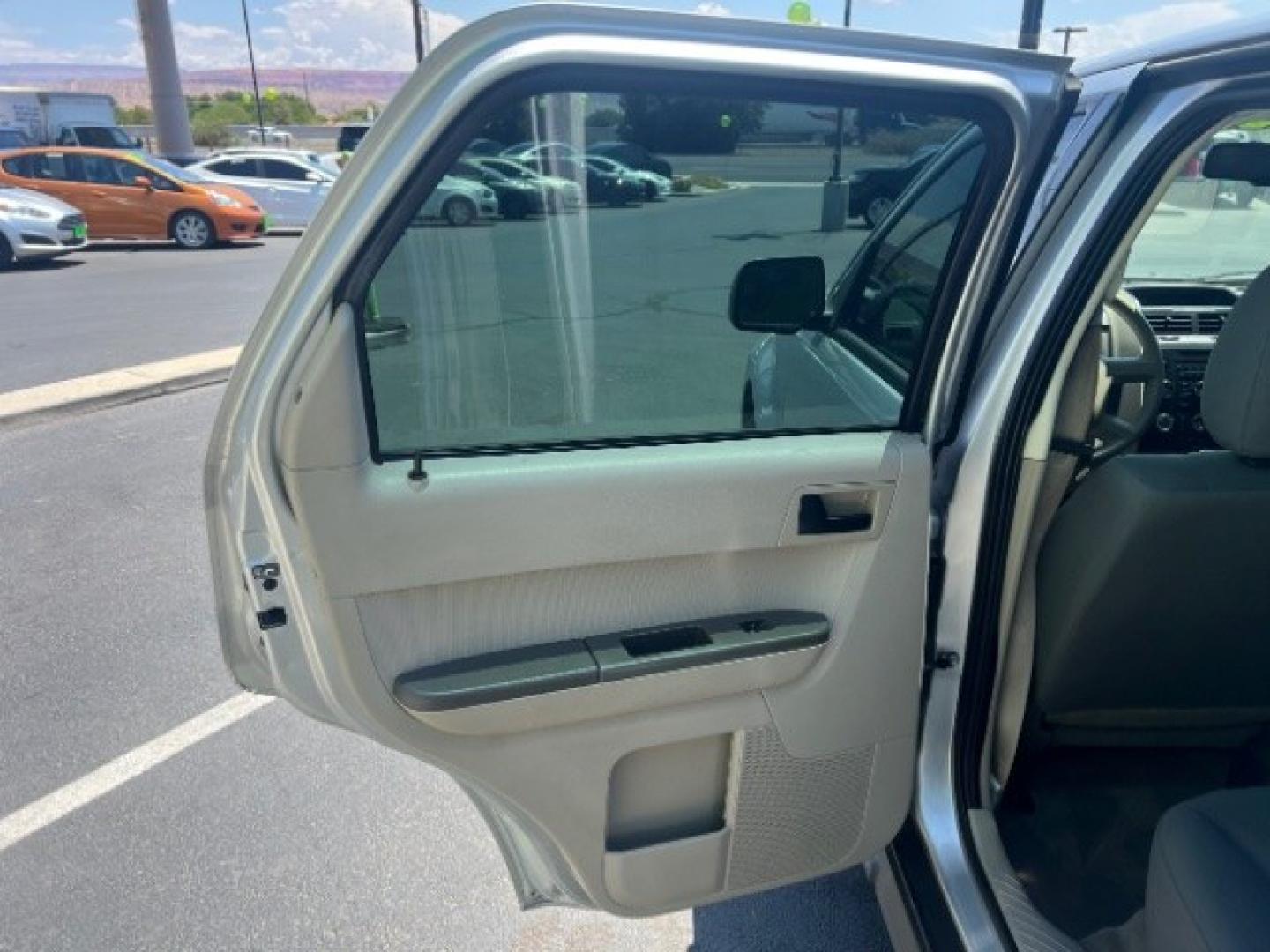 2011 Ingot Silver Metallic /Stone Ford Escape XLS (1FMCU0C74BK) with an Duratec 2.5L I-4 DOHC engine, Automatic transmission, located at 1865 East Red Hills Pkwy, St. George, 84770, (435) 628-0023, 37.120850, -113.543640- Photo#20