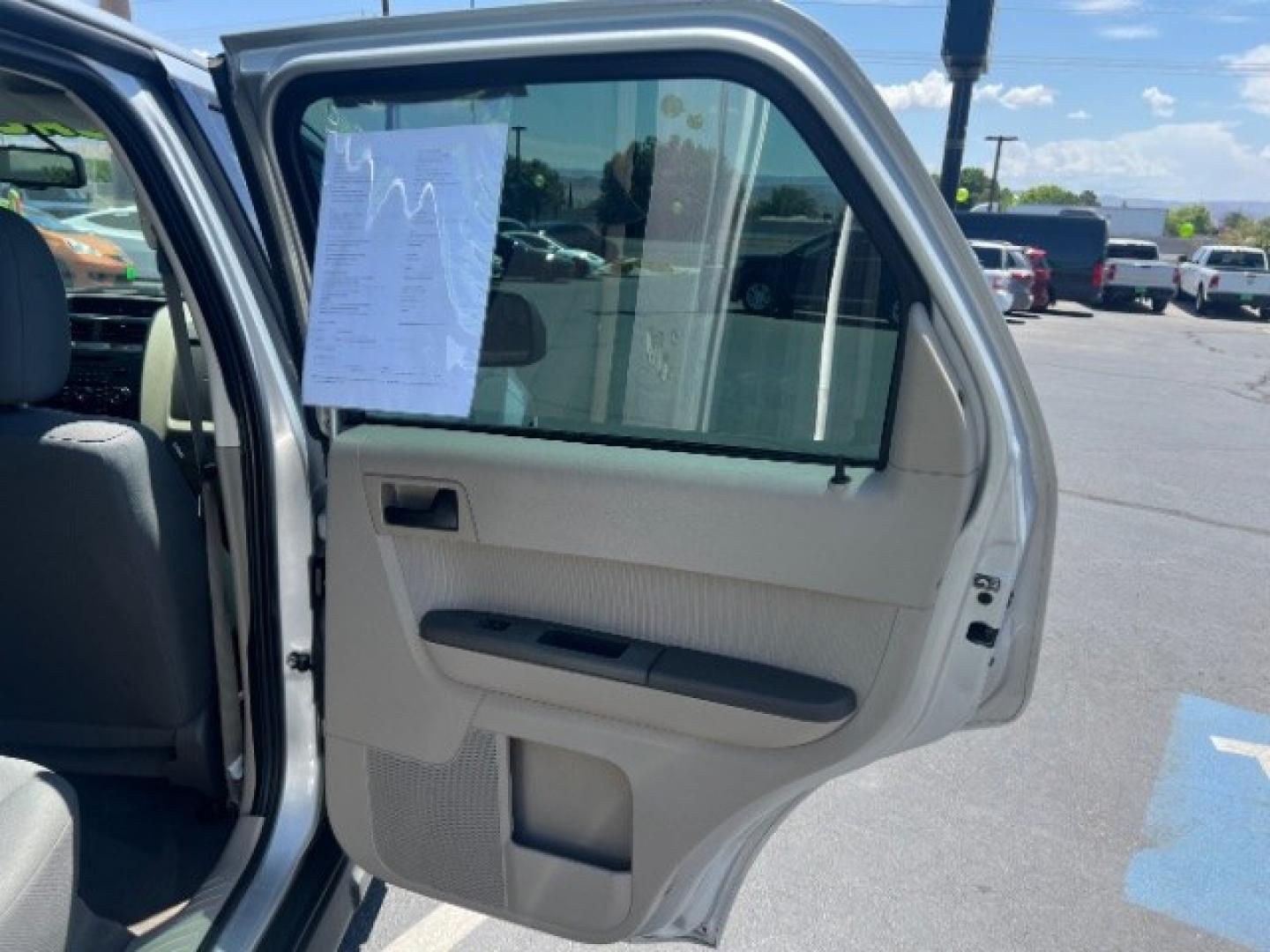 2011 Ingot Silver Metallic /Stone Ford Escape XLS (1FMCU0C74BK) with an Duratec 2.5L I-4 DOHC engine, Automatic transmission, located at 1865 East Red Hills Pkwy, St. George, 84770, (435) 628-0023, 37.120850, -113.543640- Photo#24