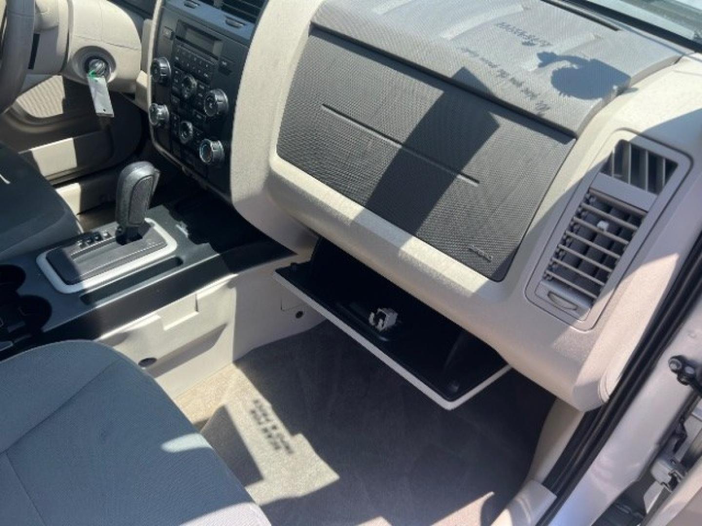 2011 Ingot Silver Metallic /Stone Ford Escape XLS (1FMCU0C74BK) with an Duratec 2.5L I-4 DOHC engine, Automatic transmission, located at 1865 East Red Hills Pkwy, St. George, 84770, (435) 628-0023, 37.120850, -113.543640- Photo#28