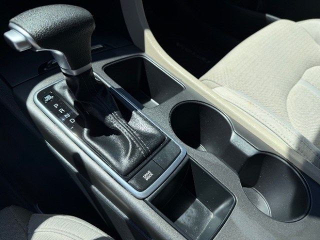 2016 Titanium Gray /Beige Kia Optima LX (5XXGT4L3XGG) with an Theta II 2.4L I-4 gasoline direct injection engine, Automatic transmission, located at 940 North Main Street, Cedar City, UT, 84720, (435) 628-0023, 37.692936, -113.061897 - We specialize in helping ALL people get the best financing available. No matter your credit score, good, bad or none we can get you an amazing rate. Had a bankruptcy, divorce, or repossessions? We give you the green light to get your credit back on the road. Low down and affordable payments that fit- Photo#23