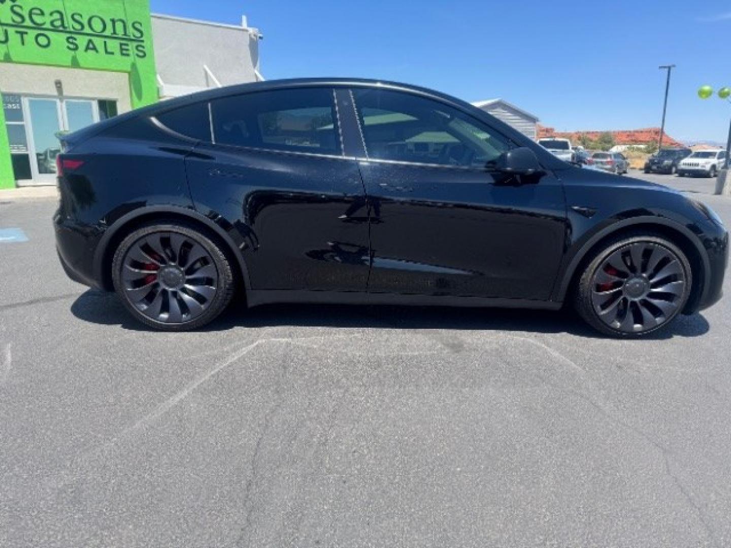 2022 Solid Black /Black Tesla Model Y Performance Dual Motor All-Wheel Drive (7SAYGDEFXNF) , located at 1865 East Red Hills Pkwy, St. George, 84770, (435) 628-0023, 37.120850, -113.543640 - Excellent Tesla Model Y Long Range All Wheel Drive Performance with FSD PAID FOR ($8k Full Self Driving Subscription fully transfers to new owner. Lock in FSD for life! 5 Seats HW3, Interior and exterior in great condition. Small scratches and dings as pictured. Every Tesla we sell has had cabin ai- Photo#8