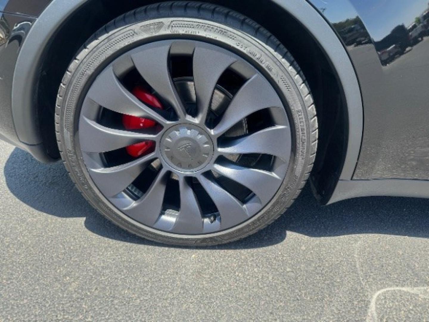2022 Solid Black /Black Tesla Model Y Performance Dual Motor All-Wheel Drive (7SAYGDEFXNF) , located at 1865 East Red Hills Pkwy, St. George, 84770, (435) 628-0023, 37.120850, -113.543640 - Excellent Tesla Model Y Long Range All Wheel Drive Performance with FSD PAID FOR ($8k Full Self Driving Subscription fully transfers to new owner. Lock in FSD for life! 5 Seats HW3, Interior and exterior in great condition. Small scratches and dings as pictured. Every Tesla we sell has had cabin ai- Photo#11
