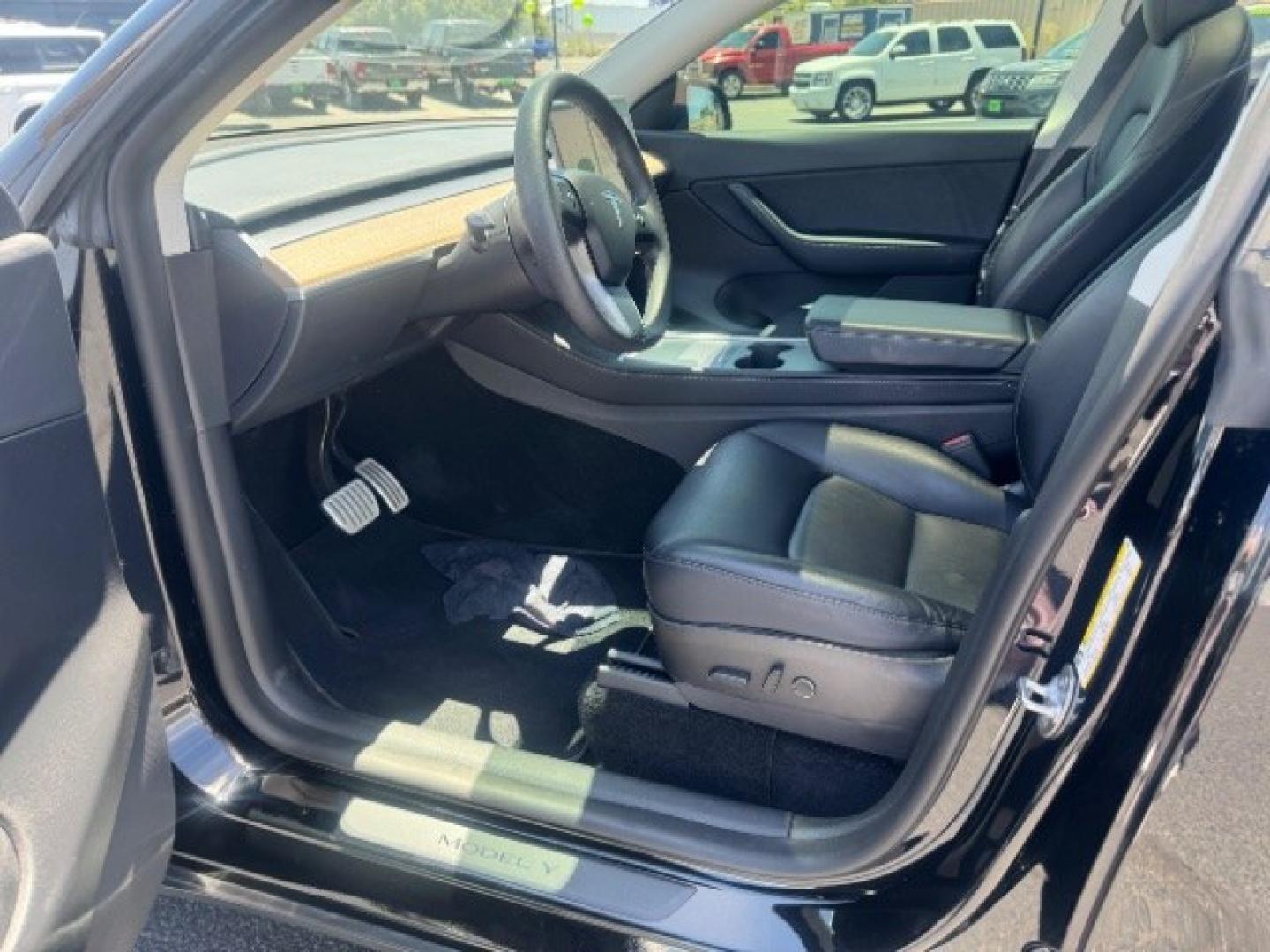 2022 Solid Black /Black Tesla Model Y Performance Dual Motor All-Wheel Drive (7SAYGDEFXNF) , located at 1865 East Red Hills Pkwy, St. George, 84770, (435) 628-0023, 37.120850, -113.543640 - Excellent Tesla Model Y Long Range All Wheel Drive Performance with FSD PAID FOR ($8k Full Self Driving Subscription fully transfers to new owner. Lock in FSD for life! 5 Seats HW3, Interior and exterior in great condition. Small scratches and dings as pictured. Every Tesla we sell has had cabin ai- Photo#15