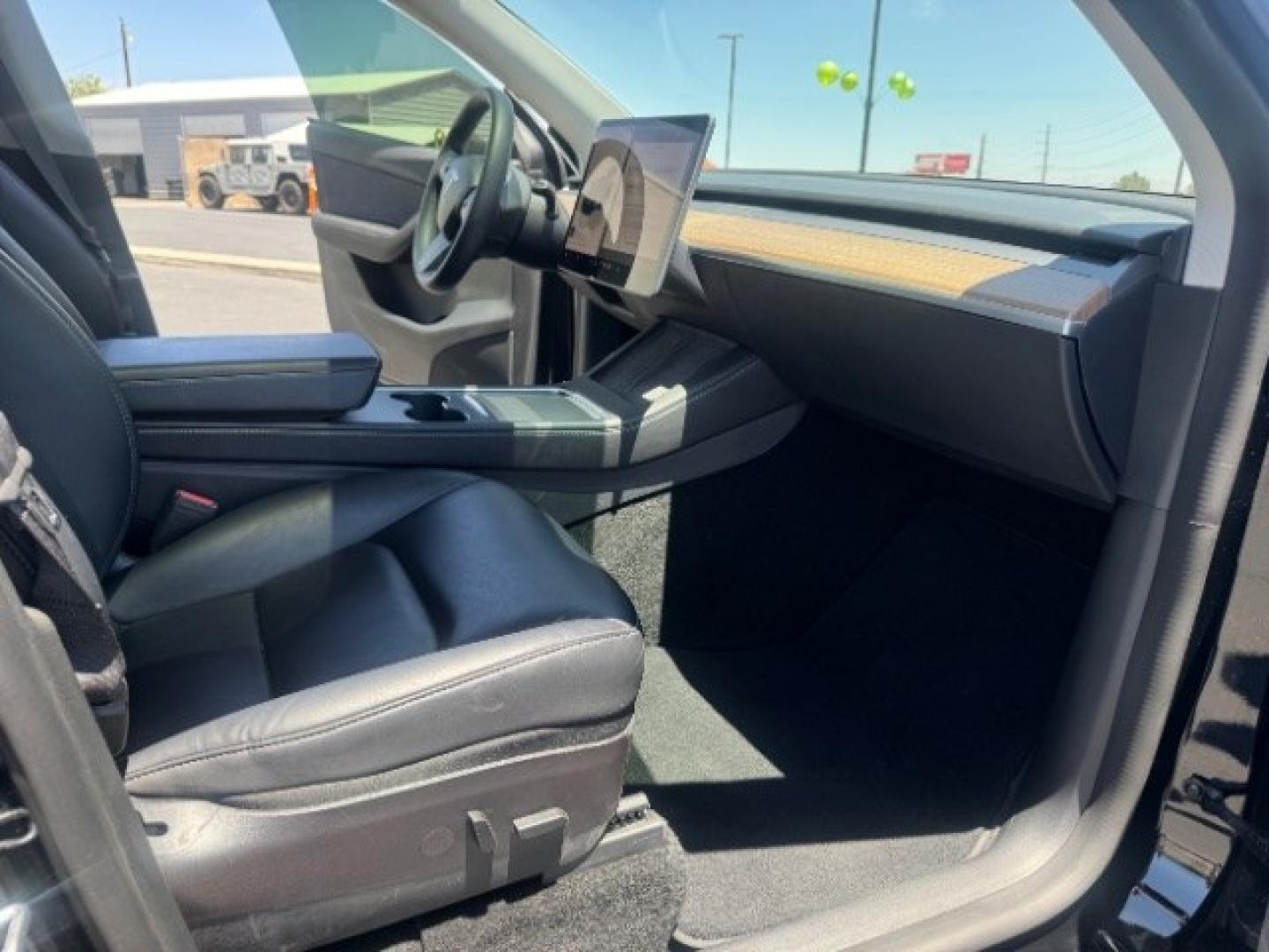2022 Solid Black /Black Tesla Model Y Performance Dual Motor All-Wheel Drive (7SAYGDEFXNF) , located at 1865 East Red Hills Pkwy, St. George, 84770, (435) 628-0023, 37.120850, -113.543640 - Excellent Tesla Model Y Long Range All Wheel Drive Performance with FSD PAID FOR ($8k Full Self Driving Subscription fully transfers to new owner. Lock in FSD for life! 5 Seats HW3, Interior and exterior in great condition. Small scratches and dings as pictured. Every Tesla we sell has had cabin ai- Photo#20