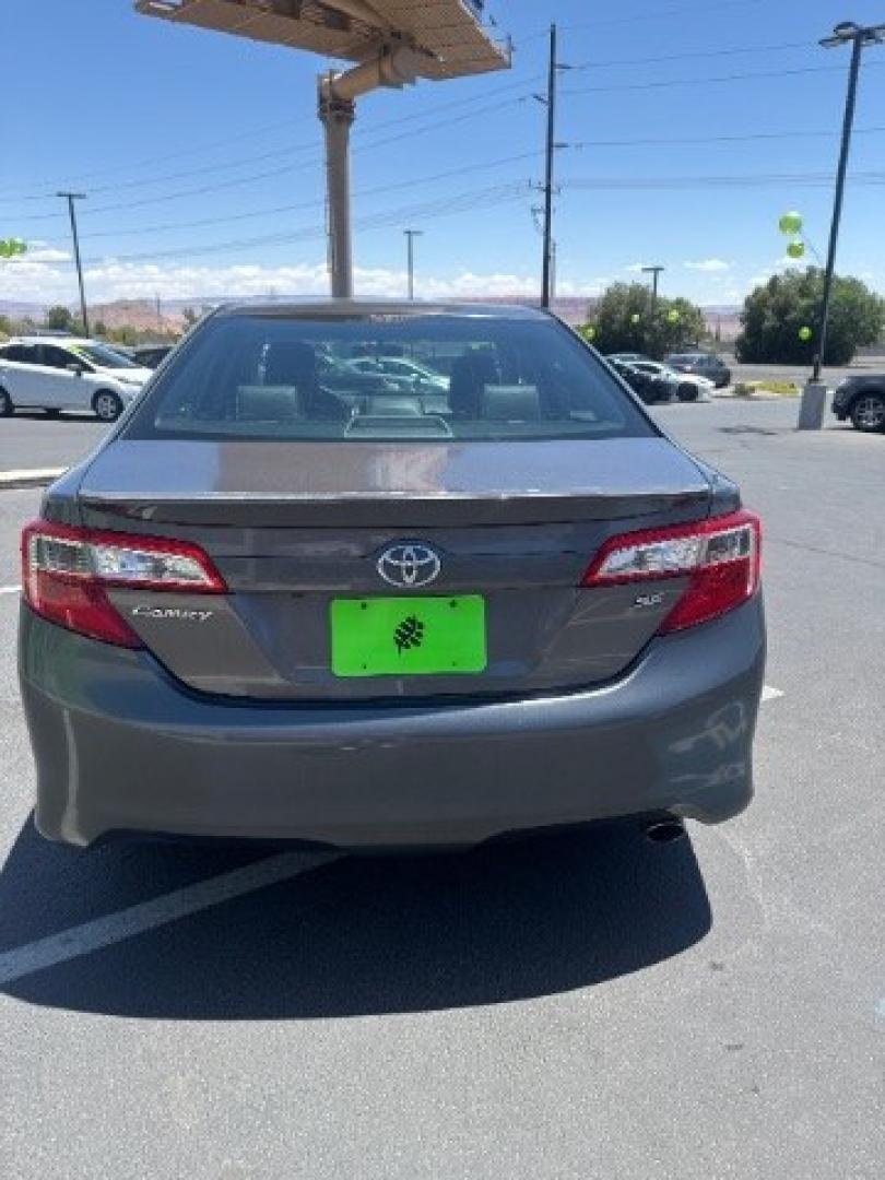 2014 Cosmic Gray Mica /Ash Toyota Camry L | LE | XLE | SE | SE Sport (4T1BF1FK8EU) with an 2.5L I-4 DOHC engine, Automatic transmission, located at 1865 East Red Hills Pkwy, St. George, 84770, (435) 628-0023, 37.120850, -113.543640 - We specialize in helping ALL people get the best financing available. No matter your credit score, good, bad or none we can get you an amazing rate. Had a bankruptcy, divorce, or repossessions? We give you the green light to get your credit back on the road. Low down and affordable payments that fit- Photo#5