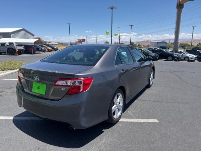 2014 Cosmic Gray Mica /Ash Toyota Camry L | LE | XLE | SE | SE Sport (4T1BF1FK8EU) with an 2.5L I-4 DOHC engine, Automatic transmission, located at 1865 East Red Hills Pkwy, St. George, 84770, (435) 628-0023, 37.120850, -113.543640 - We specialize in helping ALL people get the best financing available. No matter your credit score, good, bad or none we can get you an amazing rate. Had a bankruptcy, divorce, or repossessions? We give you the green light to get your credit back on the road. Low down and affordable payments that fit- Photo#6
