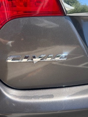 2009 Polished Metal Metallic /Gray Honda Civic LX (19XFA165X9E) with an 1.8L I-4 i-VTEC variable valve control engine, Automatic transmission, located at 1865 East Red Hills Pkwy, St. George, 84770, (435) 628-0023, 37.120850, -113.543640 - We specialize in helping ALL people get the best financing available. No matter your credit score, good, bad or none we can get you an amazing rate. Had a bankruptcy, divorce, or repossessions? We give you the green light to get your credit back on the road. Low down and affordable payments that fit- Photo#20
