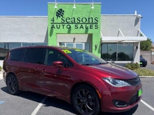 2020 Chrysler Pacifica Touring