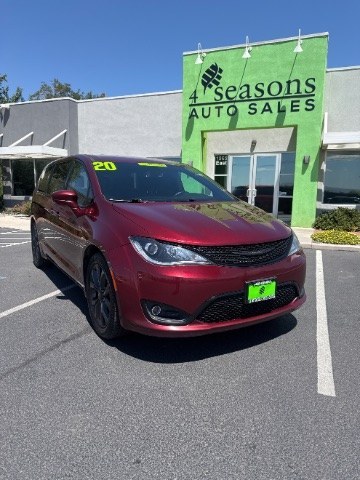 2020 Velvet Red Pearlcoat /Black/Alloy Chrysler Pacifica Touring (2C4RC1FG8LR) with an 3.6L V-6 DOHC engine, Automatic transmission, located at 1865 East Red Hills Pkwy, St. George, 84770, (435) 628-0023, 37.120850, -113.543640 - We specialize in helping ALL people get the best financing available. No matter your credit score, good, bad or none we can get you an amazing rate. Had a bankruptcy, divorce, or repossessions? We give you the green light to get your credit back on the road. Low down and affordable payments that fit- Photo#1