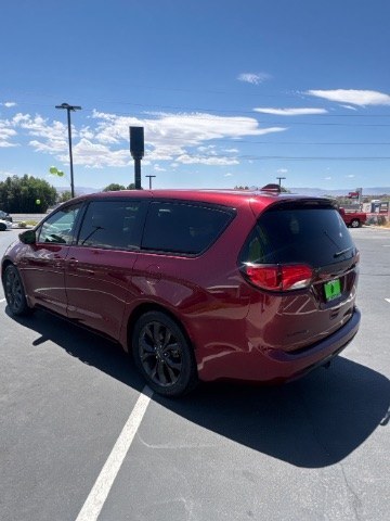 2020 Velvet Red Pearlcoat /Black/Alloy Chrysler Pacifica Touring (2C4RC1FG8LR) with an 3.6L V-6 DOHC engine, Automatic transmission, located at 1865 East Red Hills Pkwy, St. George, 84770, (435) 628-0023, 37.120850, -113.543640 - We specialize in helping ALL people get the best financing available. No matter your credit score, good, bad or none we can get you an amazing rate. Had a bankruptcy, divorce, or repossessions? We give you the green light to get your credit back on the road. Low down and affordable payments that fit- Photo#6