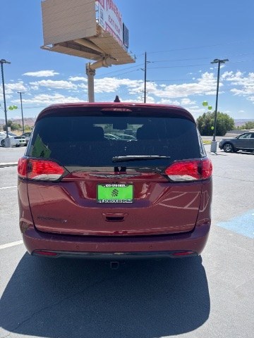 2020 Velvet Red Pearlcoat /Black/Alloy Chrysler Pacifica Touring (2C4RC1FG8LR) with an 3.6L V-6 DOHC engine, Automatic transmission, located at 1865 East Red Hills Pkwy, St. George, 84770, (435) 628-0023, 37.120850, -113.543640 - We specialize in helping ALL people get the best financing available. No matter your credit score, good, bad or none we can get you an amazing rate. Had a bankruptcy, divorce, or repossessions? We give you the green light to get your credit back on the road. Low down and affordable payments that fit- Photo#7