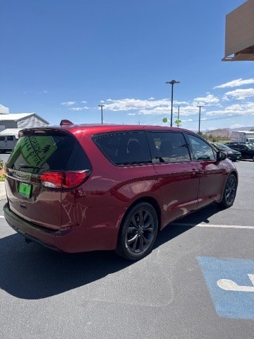 2020 Velvet Red Pearlcoat /Black/Alloy Chrysler Pacifica Touring (2C4RC1FG8LR) with an 3.6L V-6 DOHC engine, Automatic transmission, located at 1865 East Red Hills Pkwy, St. George, 84770, (435) 628-0023, 37.120850, -113.543640 - We specialize in helping ALL people get the best financing available. No matter your credit score, good, bad or none we can get you an amazing rate. Had a bankruptcy, divorce, or repossessions? We give you the green light to get your credit back on the road. Low down and affordable payments that fit- Photo#12