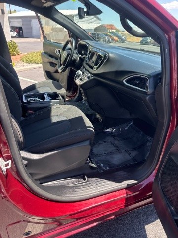 2020 Velvet Red Pearlcoat /Black/Alloy Chrysler Pacifica Touring (2C4RC1FG8LR) with an 3.6L V-6 DOHC engine, Automatic transmission, located at 1865 East Red Hills Pkwy, St. George, 84770, (435) 628-0023, 37.120850, -113.543640 - We specialize in helping ALL people get the best financing available. No matter your credit score, good, bad or none we can get you an amazing rate. Had a bankruptcy, divorce, or repossessions? We give you the green light to get your credit back on the road. Low down and affordable payments that fit- Photo#32