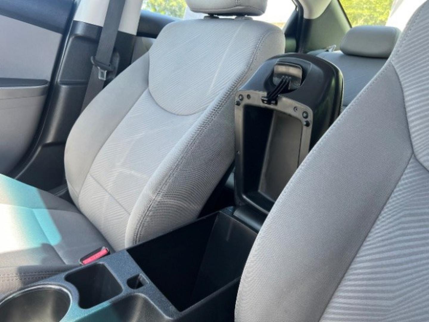 2013 Shimmering Air Silver /Gray Hyundai Elantra GLS (KMHDH4AE4DU) with an 1.8L I-4 DOHC engine, Automatic transmission, located at 1865 East Red Hills Pkwy, St. George, 84770, (435) 628-0023, 37.120850, -113.543640 - We specialize in helping ALL people get the best financing available. No matter your credit score, good, bad or none we can get you an amazing rate. Had a bankruptcy, divorce, or repossessions? We give you the green light to get your credit back on the road. Low down and affordable payments that fit- Photo#19