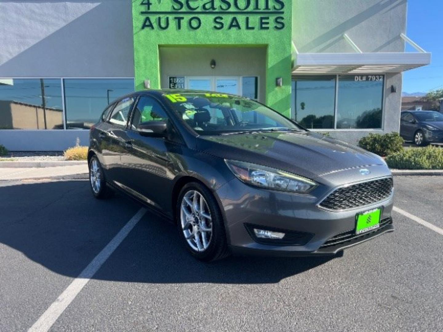 2015 Magnetic /Charcoal Black Ford Focus SE (1FADP3K25FL) with an 2L I-4 gasoline direct injection engine, Automatic transmission, located at 940 North Main Street, Cedar City, UT, 84720, (435) 628-0023, 37.692936, -113.061897 - We specialize in helping ALL people get the best financing available. No matter your credit score, good, bad or none we can get you an amazing rate. Had a bankruptcy, divorce, or repossessions? We give you the green light to get your credit back on the road. Low down and affordable payments that fit- Photo#0