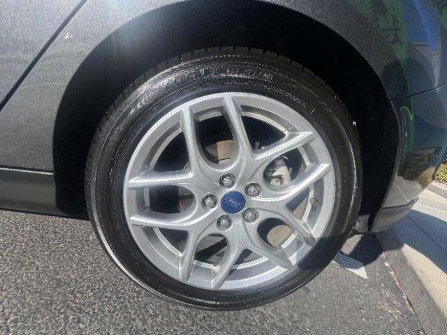 2015 Magnetic /Charcoal Black Ford Focus SE (1FADP3K25FL) with an 2L I-4 gasoline direct injection engine, Automatic transmission, located at 1865 East Red Hills Pkwy, St. George, 84770, (435) 628-0023, 37.120850, -113.543640 - We specialize in helping ALL people get the best financing available. No matter your credit score, good, bad or none we can get you an amazing rate. Had a bankruptcy, divorce, or repossessions? We give you the green light to get your credit back on the road. Low down and affordable payments that fit- Photo#10