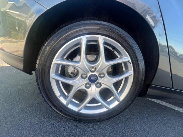 2015 Magnetic /Charcoal Black Ford Focus SE (1FADP3K25FL) with an 2L I-4 gasoline direct injection engine, Automatic transmission, located at 1865 East Red Hills Pkwy, St. George, 84770, (435) 628-0023, 37.120850, -113.543640 - We specialize in helping ALL people get the best financing available. No matter your credit score, good, bad or none we can get you an amazing rate. Had a bankruptcy, divorce, or repossessions? We give you the green light to get your credit back on the road. Low down and affordable payments that fit- Photo#11