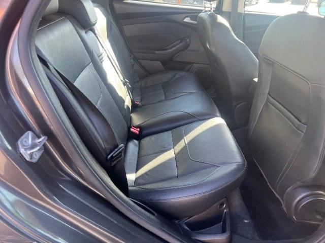 2015 Magnetic /Charcoal Black Ford Focus SE (1FADP3K25FL) with an 2L I-4 gasoline direct injection engine, Automatic transmission, located at 1865 East Red Hills Pkwy, St. George, 84770, (435) 628-0023, 37.120850, -113.543640 - We specialize in helping ALL people get the best financing available. No matter your credit score, good, bad or none we can get you an amazing rate. Had a bankruptcy, divorce, or repossessions? We give you the green light to get your credit back on the road. Low down and affordable payments that fit- Photo#25