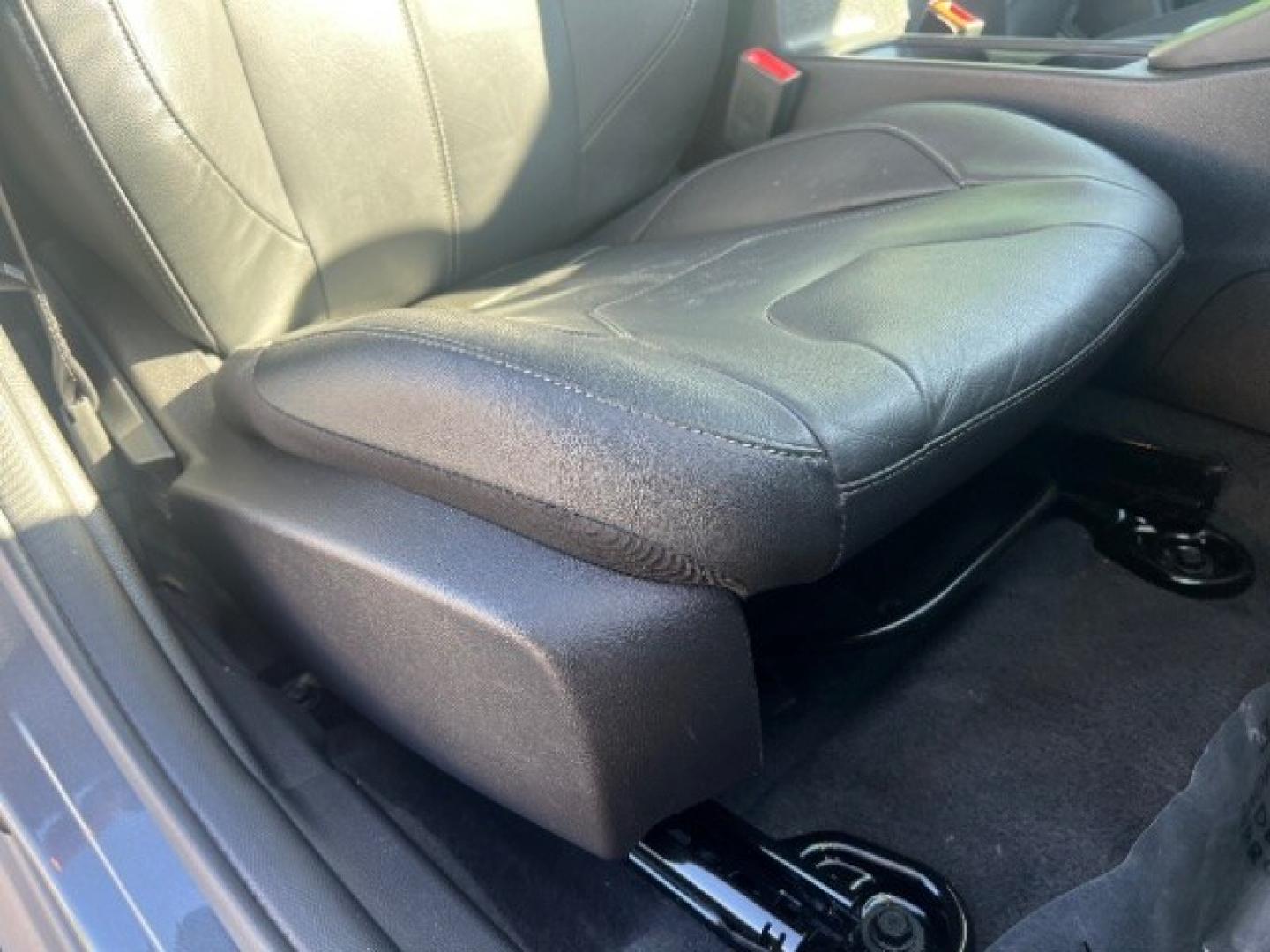 2015 Magnetic /Charcoal Black Ford Focus SE (1FADP3K25FL) with an 2L I-4 gasoline direct injection engine, Automatic transmission, located at 940 North Main Street, Cedar City, UT, 84720, (435) 628-0023, 37.692936, -113.061897 - We specialize in helping ALL people get the best financing available. No matter your credit score, good, bad or none we can get you an amazing rate. Had a bankruptcy, divorce, or repossessions? We give you the green light to get your credit back on the road. Low down and affordable payments that fit- Photo#27
