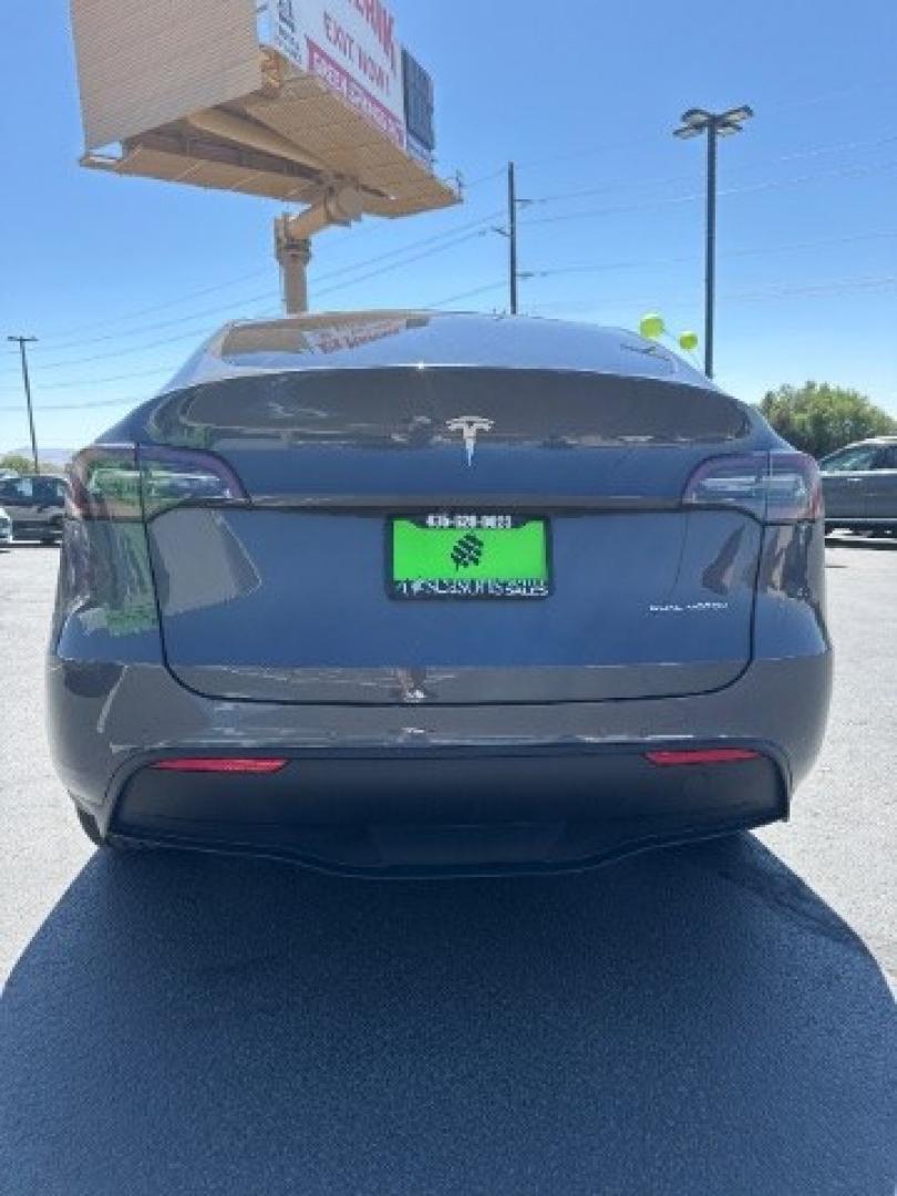 2020 Midnight Silver Metallic /Black Tesla Model Y Long Range Dual Motor All-Wheel Drive (5YJYGDEEXLF) with an ELECTRIC engine, AUTOMATIC transmission, located at 1865 East Red Hills Pkwy, St. George, 84770, (435) 628-0023, 37.120850, -113.543640 - Excellent Tesla Model Y Long Range All Wheel Drive, 5 Seats HW3, Interior and exterior in great condition. Small scratches and dings as pictured. Every Tesla we sell has had cabin air filter replaced, radiator cleaned, fluids topped AND comes with a mobile charging kit! Battery is healthy and gets- Photo#6